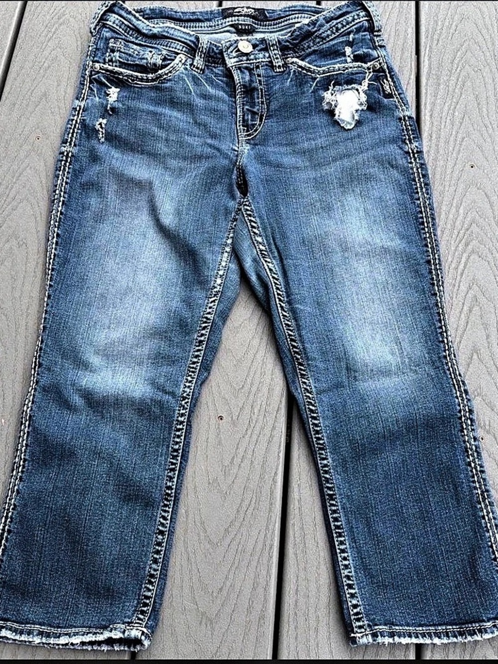 Silver Jeans Co. Suki Capri. Distressed Capri Jeans womens 14/L